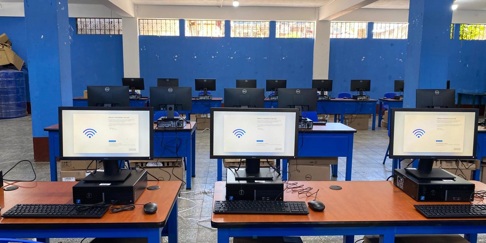 MUNICIPIOS DE QUICHÉ Y HUEHUETENANGO YA CUENTAN CON LABORATORIOS DE COMPUTACIÓN PARA IMPULSAR EL DESARROLLO DIGITAL