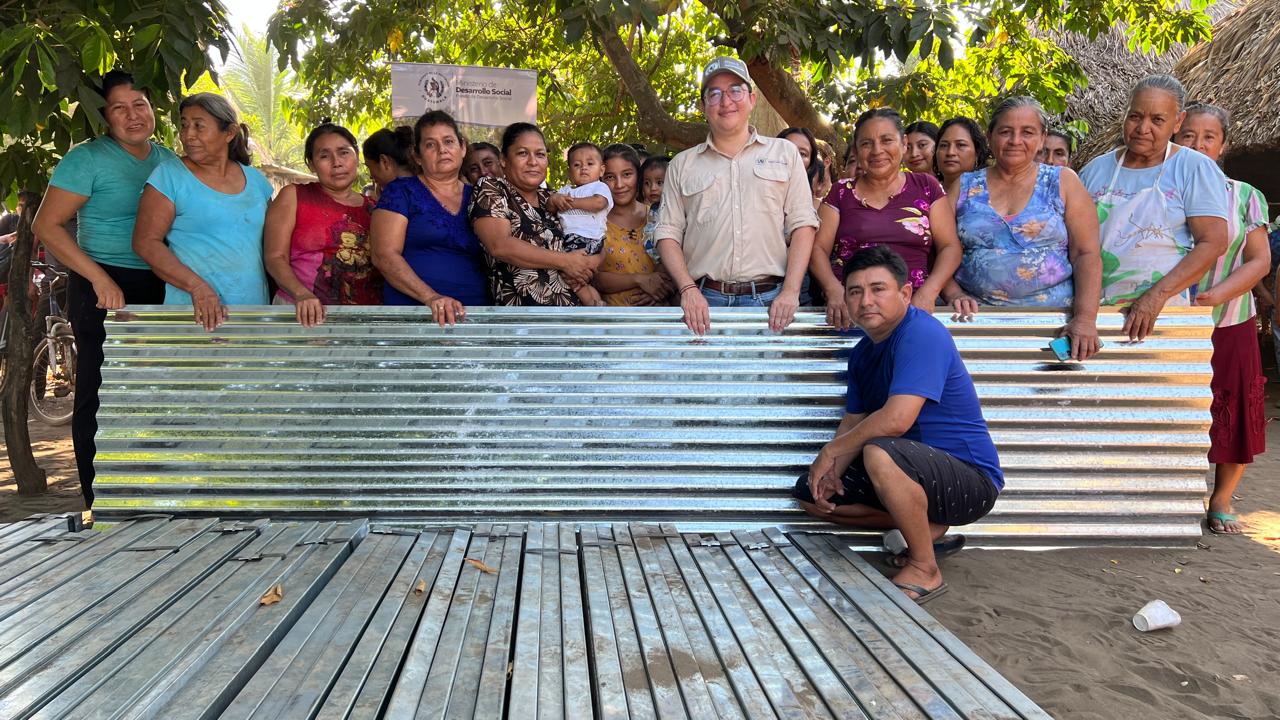 INSUMOS CONTRIBUYEN A MEJORAR LAS CONDICIONES DE LAS FAMILIAS DE RETALHULEU